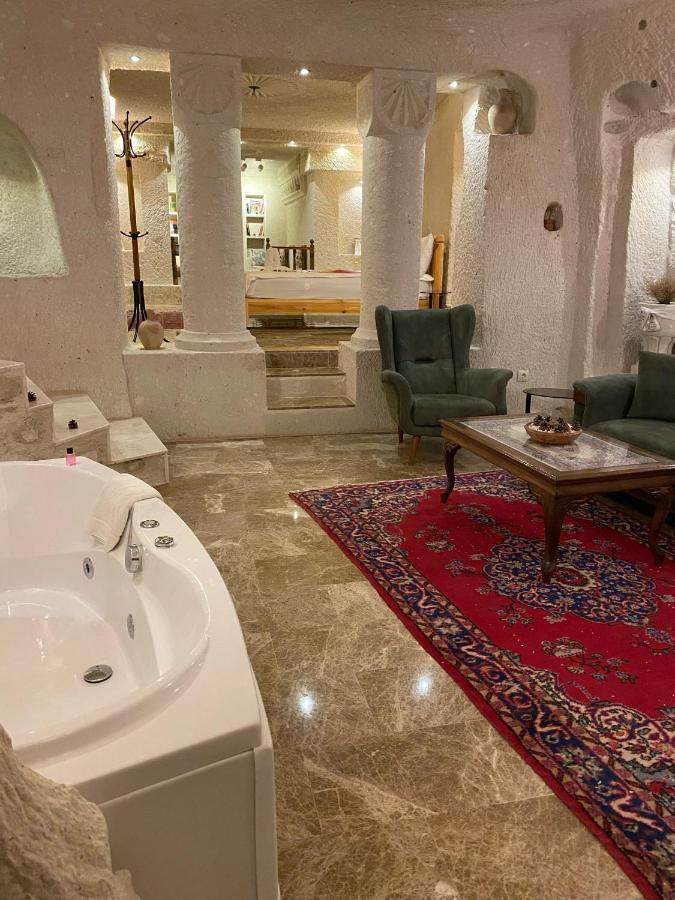 Abu Hayat Cave Suites Ортахисар Экстерьер фото