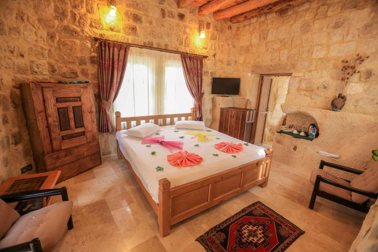 Abu Hayat Cave Suites Ортахисар Экстерьер фото